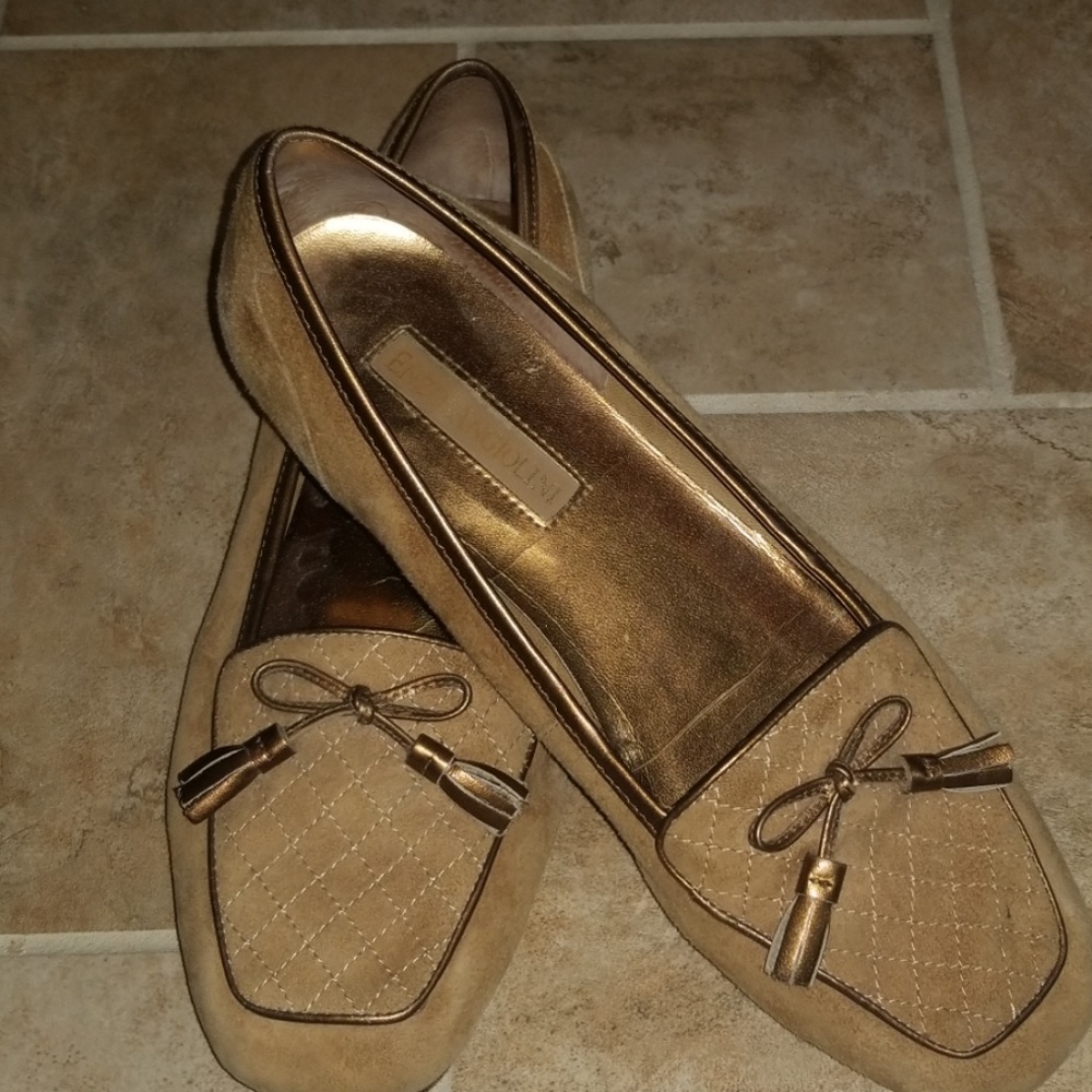 Enzo Angiolini suede tassle flats 8.5